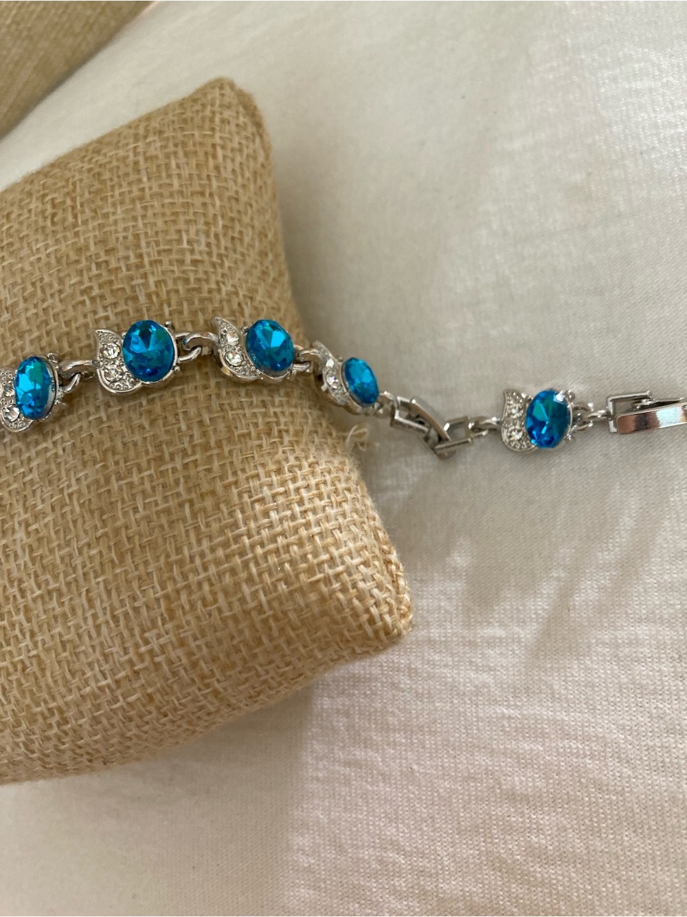 Blue and Clear Rhinestones Vintage Bracelet - Picture 9 of 10